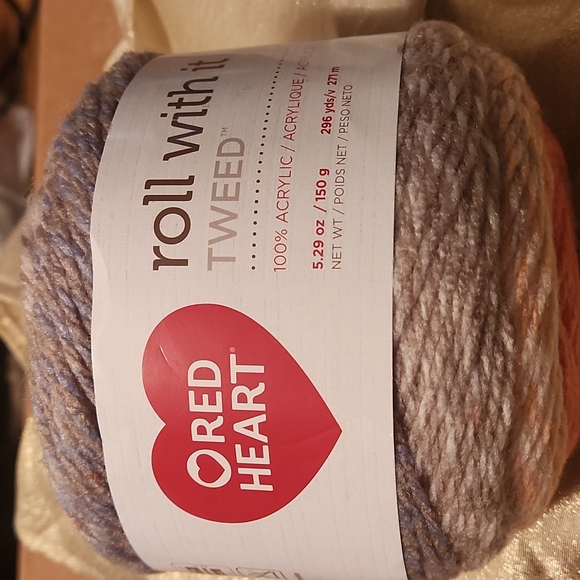Red heart roll with it tweed yarn - Picture 2 of 4